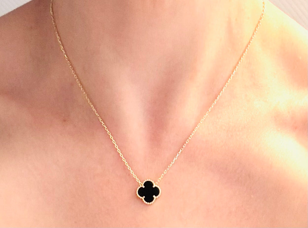 One Motif Clover Necklace